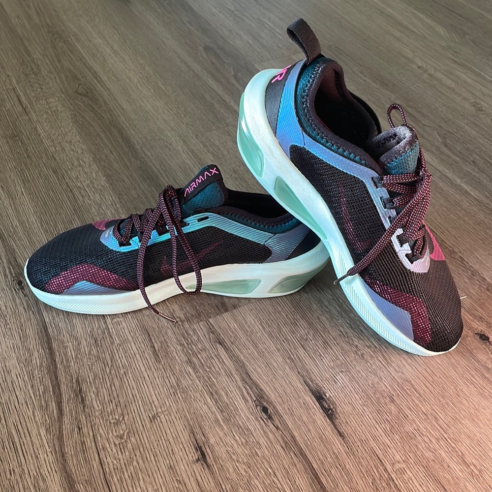 Nike Air Max shoes size 9.5. Like new!